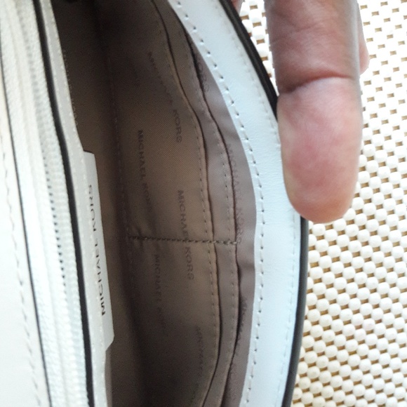 Michael Kors leather purse - Picture 7 of 8